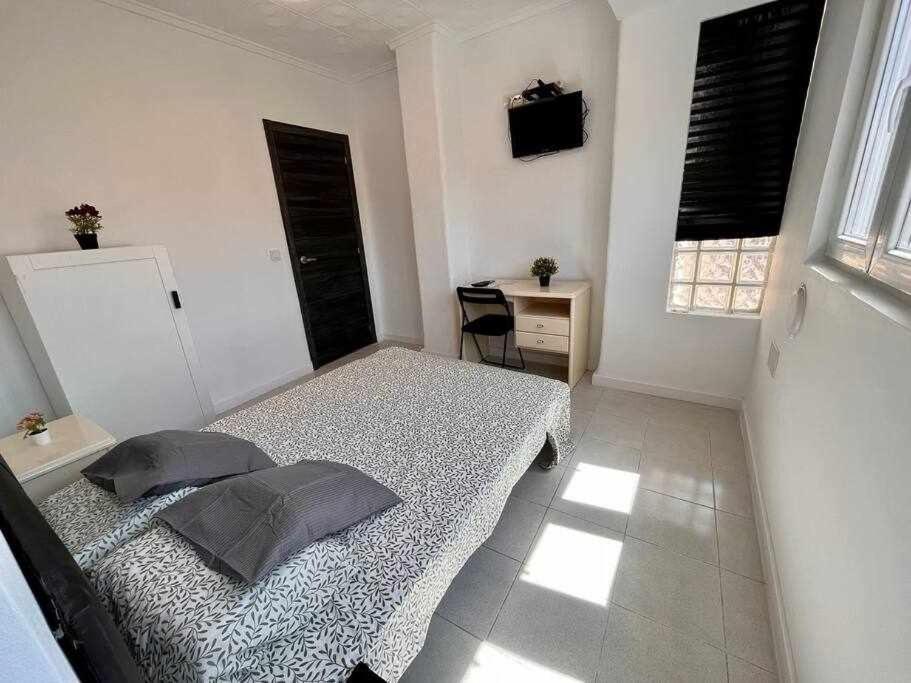 Novelda Centro Habitaciones Con Bano Privado Y Compartido , Cocina Y Terraza 客房 照片